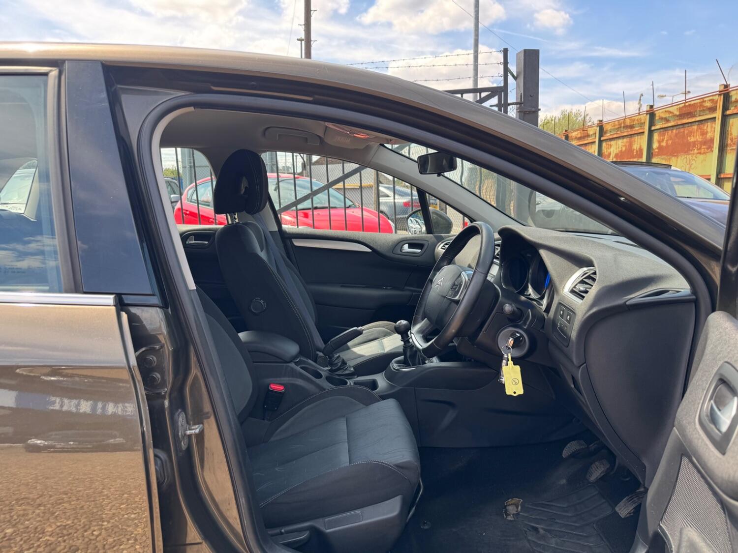 Used Citroen C4 2013 for sale - 76497579: Photo 9