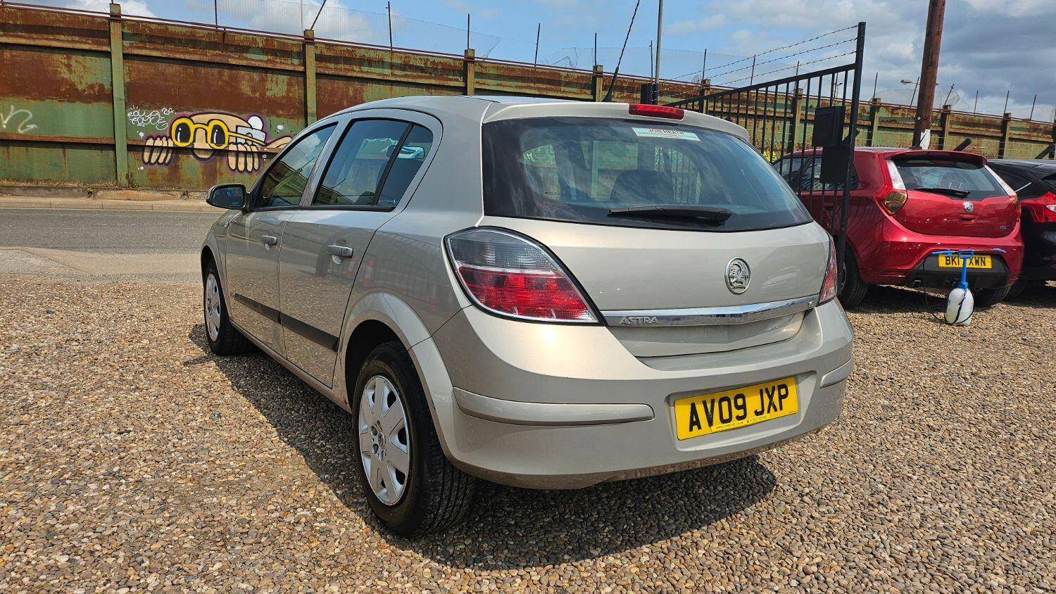 Used Vauxhall Astra 2009 for sale - 77357257: Photo 3