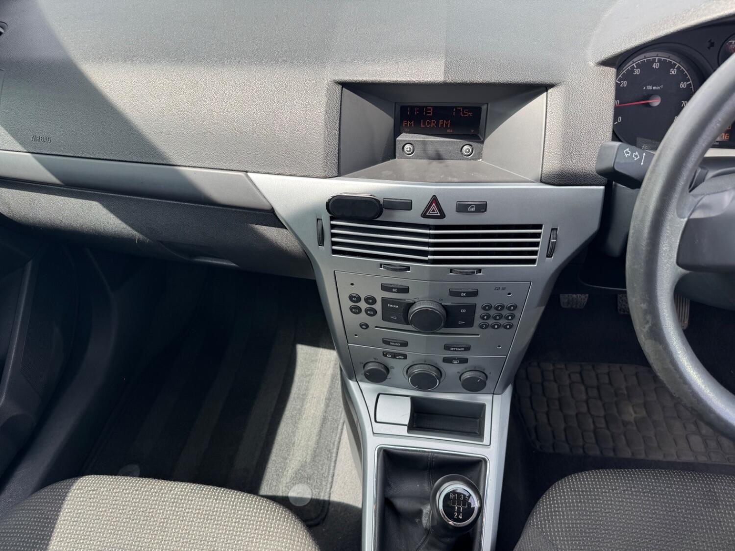 Used Vauxhall Astra 2009 for sale - 76364075: Photo 12