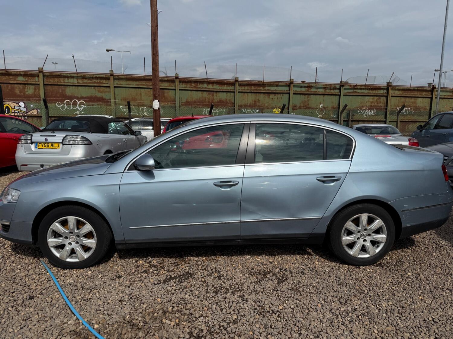 Used Volkswagen Passat 2005 for sale - 76364058: Photo 2