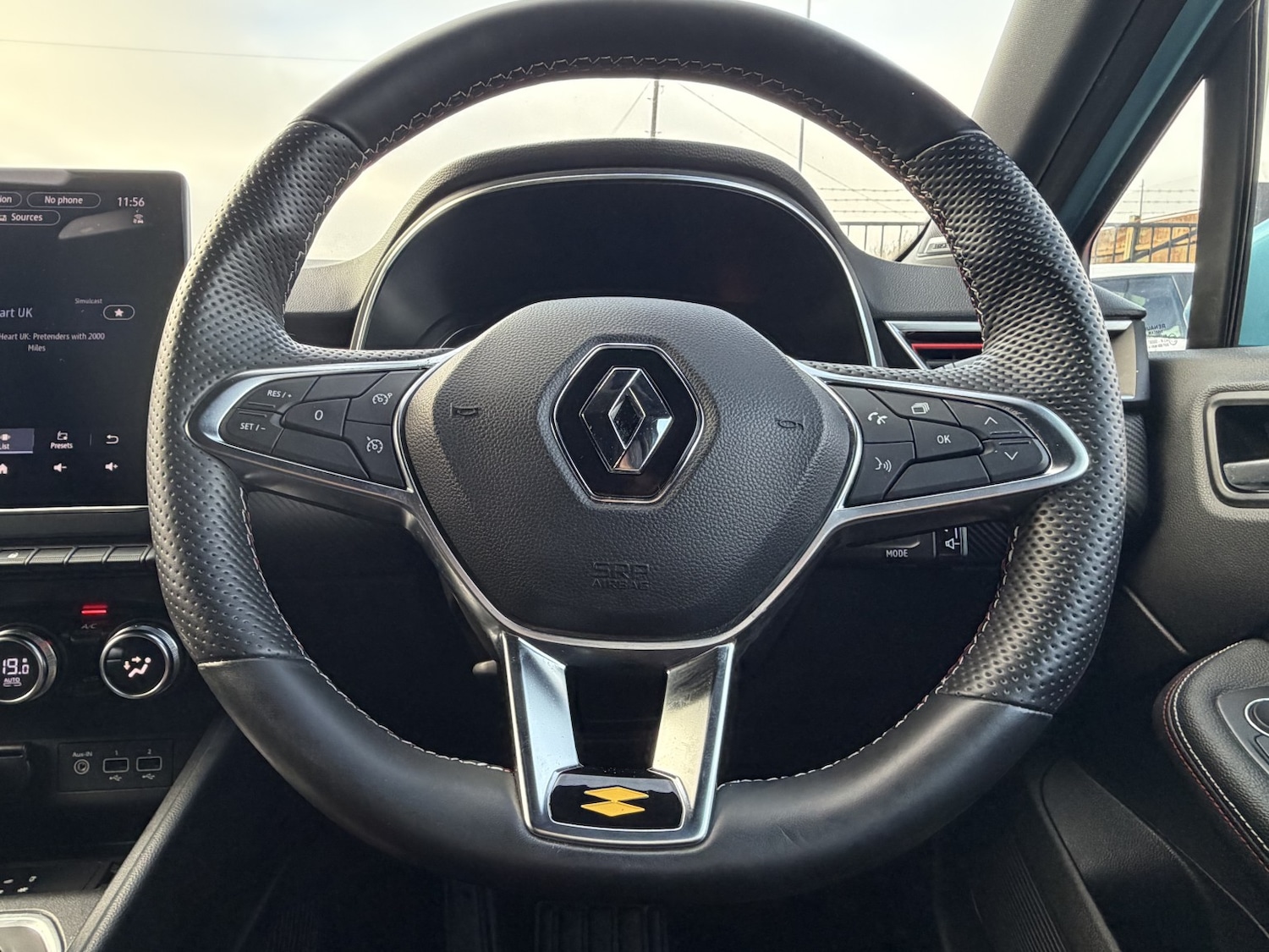 Used Renault Clio 2021 for sale - 76784951: Photo 12