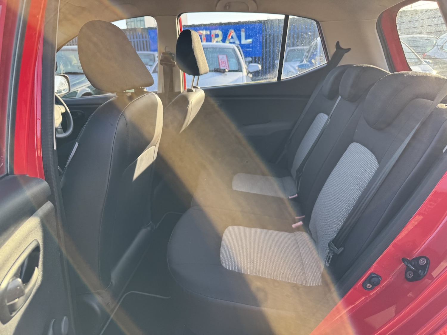 Used Hyundai i10 2010 for sale - 76784954: Photo 15