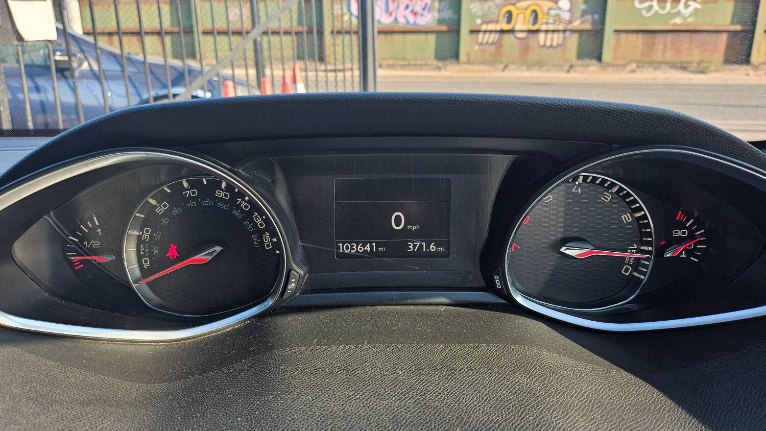 Used Peugeot 308 2015 for sale - 76364061: Photo 14