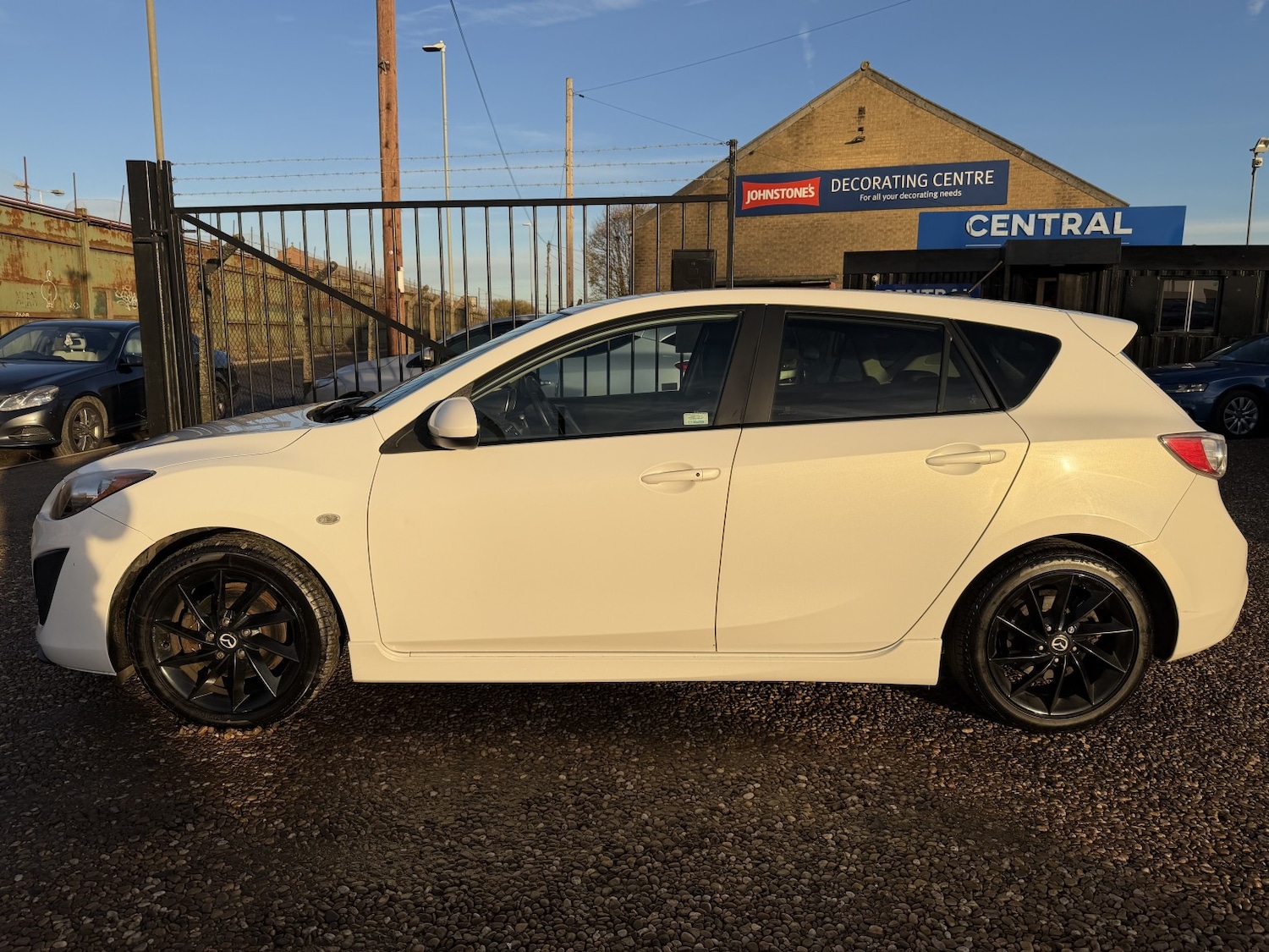 Used Mazda Mazda3 2010 for sale - 76649818: Photo 2