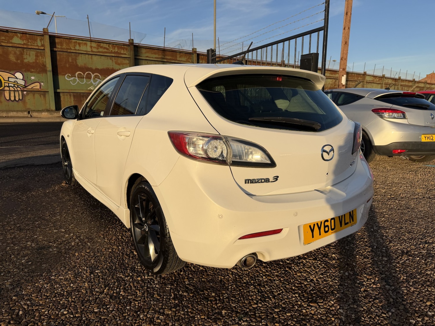 Used Mazda Mazda3 2010 for sale - 76649818: Photo 3