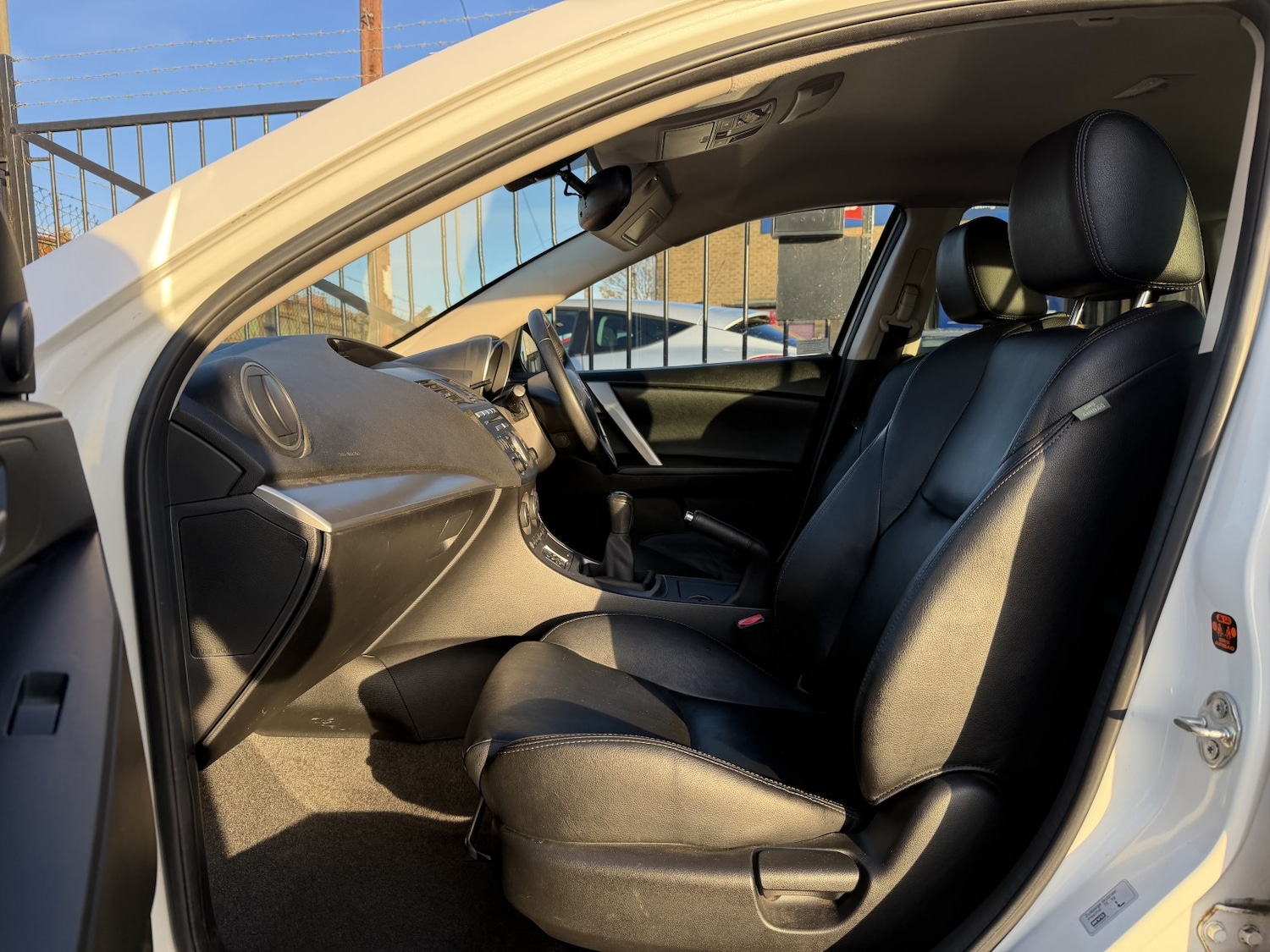 Used Mazda Mazda3 2010 for sale - 76649818: Photo 9