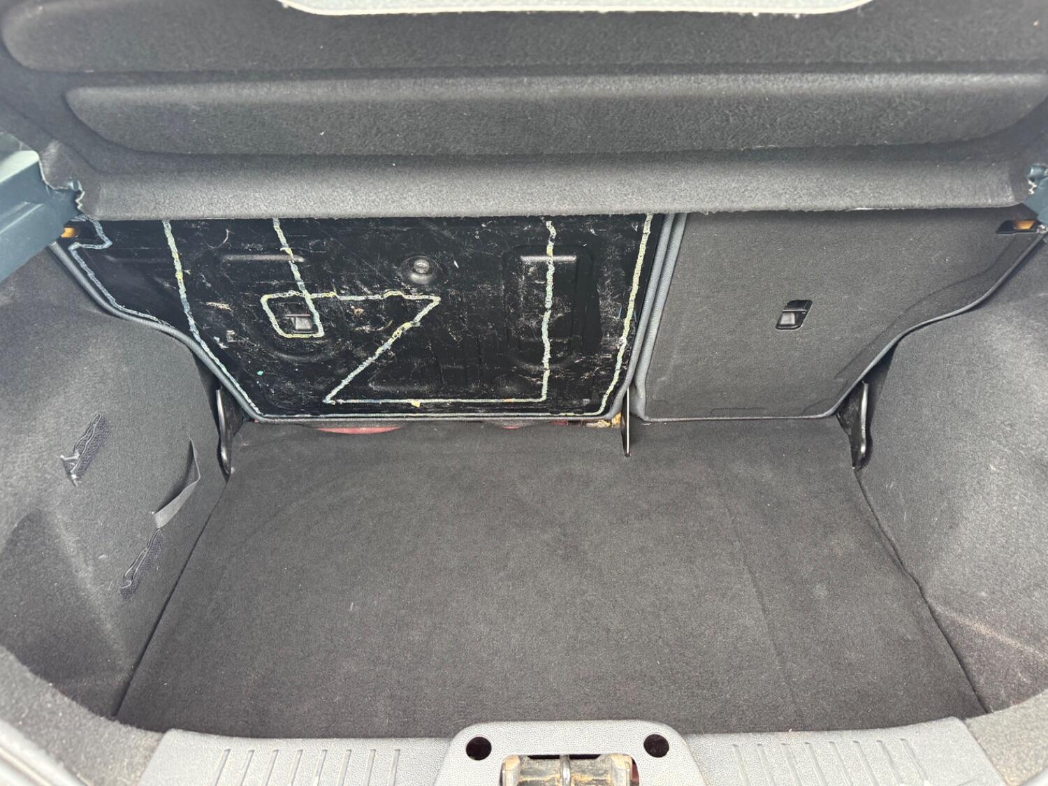 Used Ford Fiesta 2012 for sale - 76793073: Photo 9