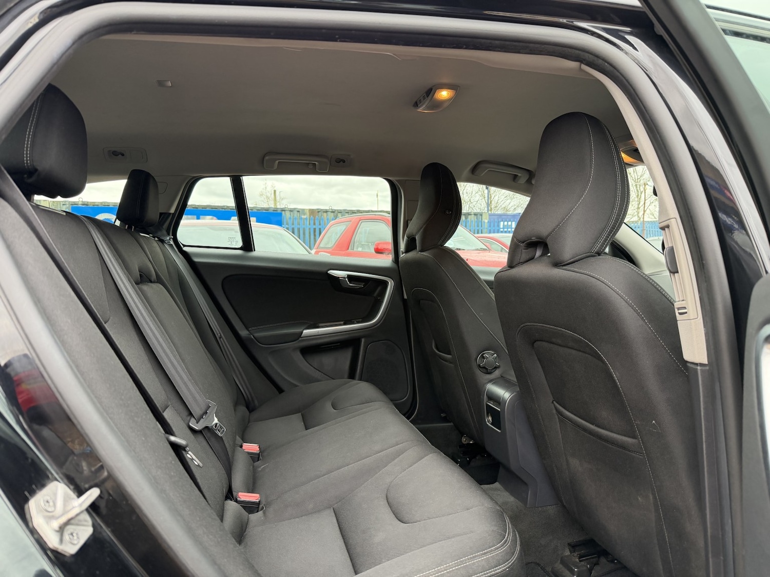 Used Volvo V60 2014 for sale - 78045679: Photo 11