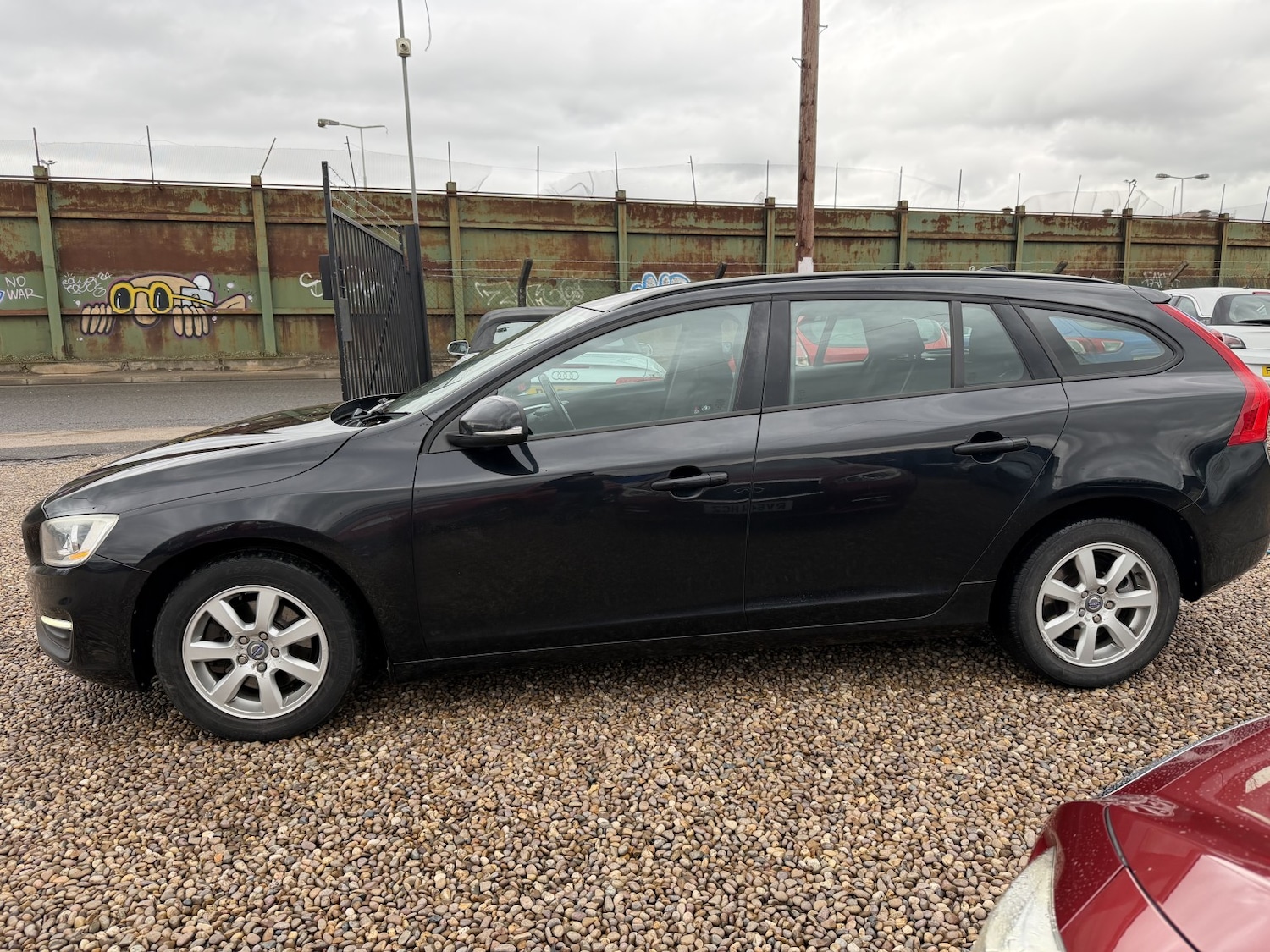 Used Volvo V60 2014 for sale - 78045679: Photo 3