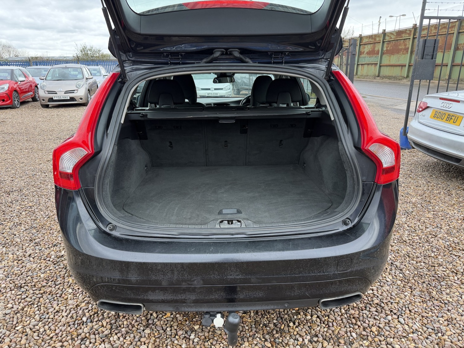 Used Volvo V60 2014 for sale - 78045679: Photo 6