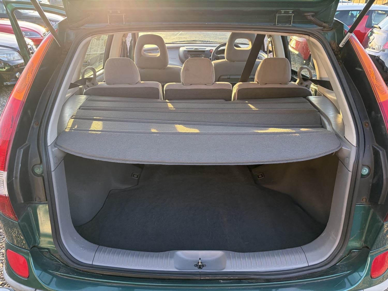 Used Nissan Almera Tino 2002 for sale - 77668673: Photo 7