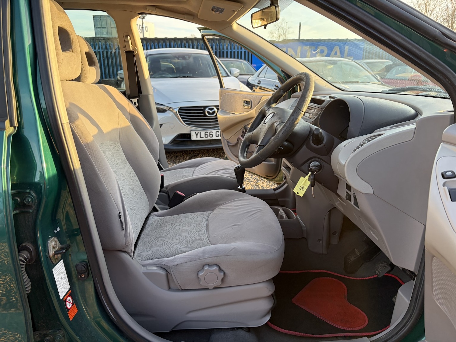 Used Nissan Almera Tino 2002 for sale - 77668673: Photo 9