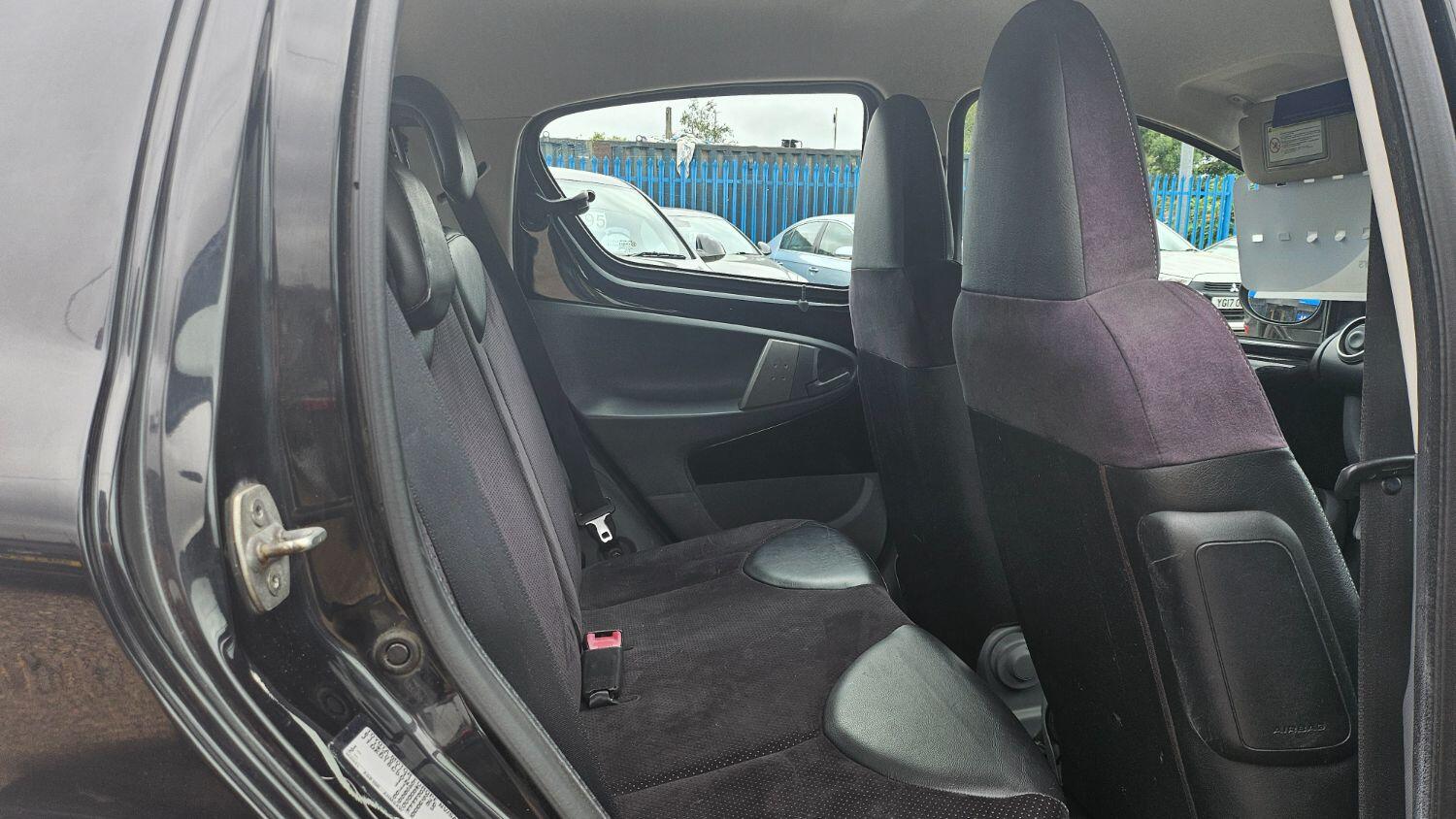Used Toyota AYGO 2010 for sale - 75561619: Photo 10