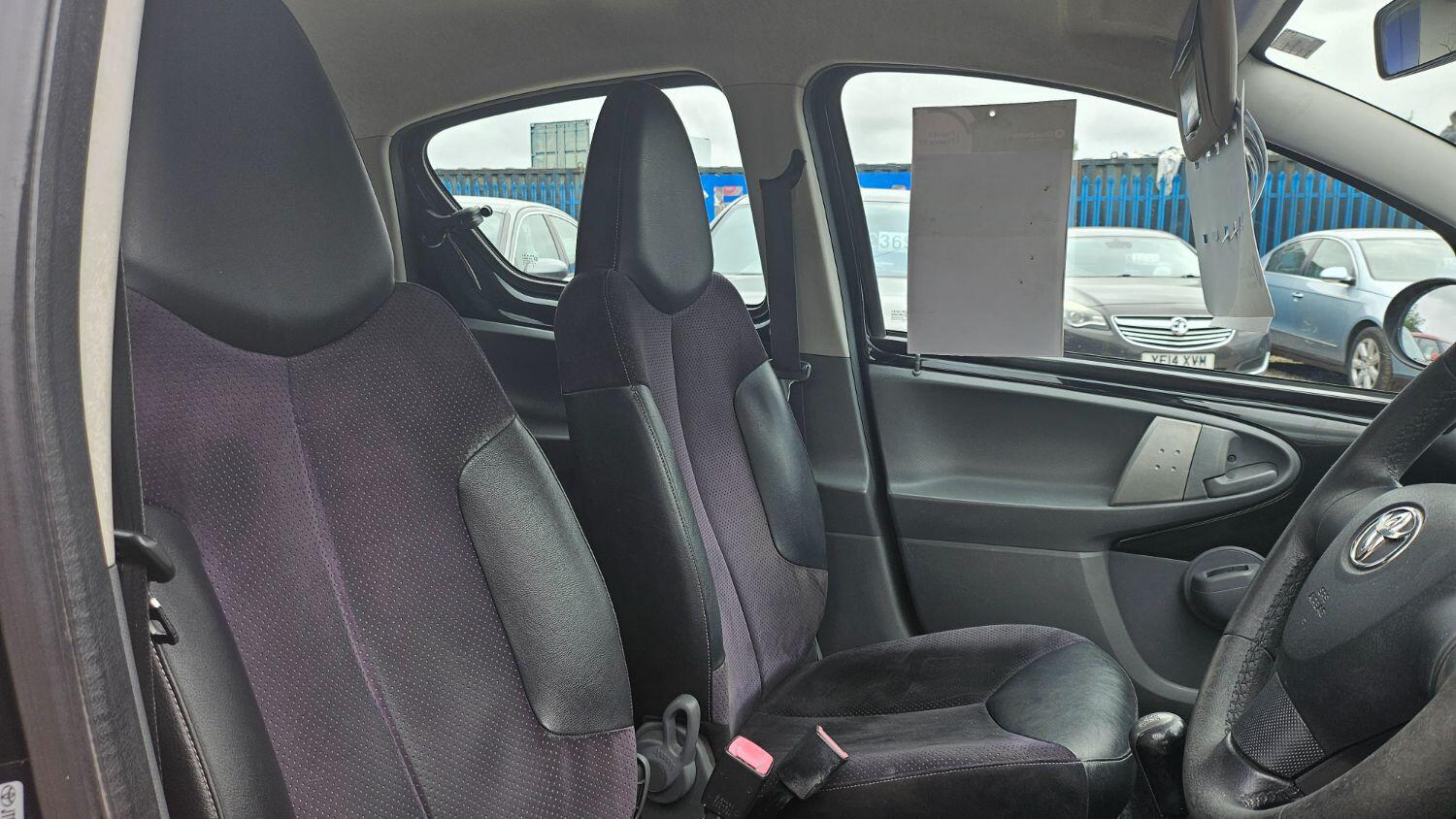 Used Toyota AYGO 2010 for sale - 75561619: Photo 11