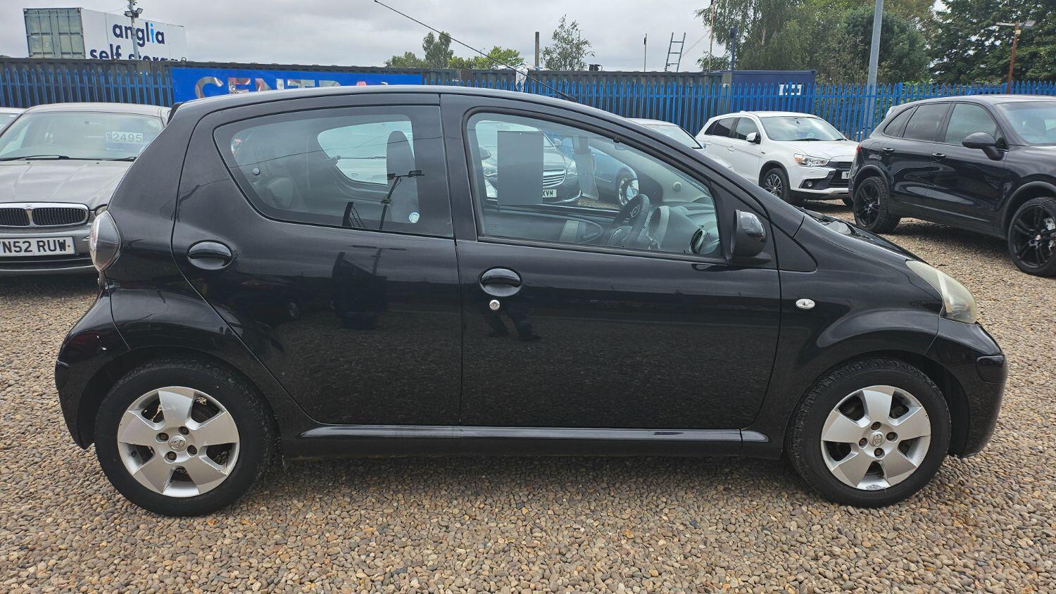 Used Toyota AYGO 2010 for sale - 75561619: Photo 5