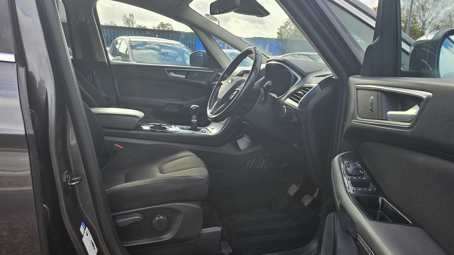 Used Ford S-Max 2015 for sale - 76387380: Photo 12