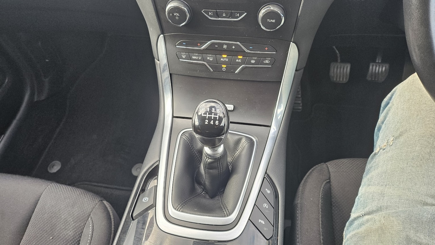 Used Ford S-Max 2015 for sale - 76387380: Photo 14