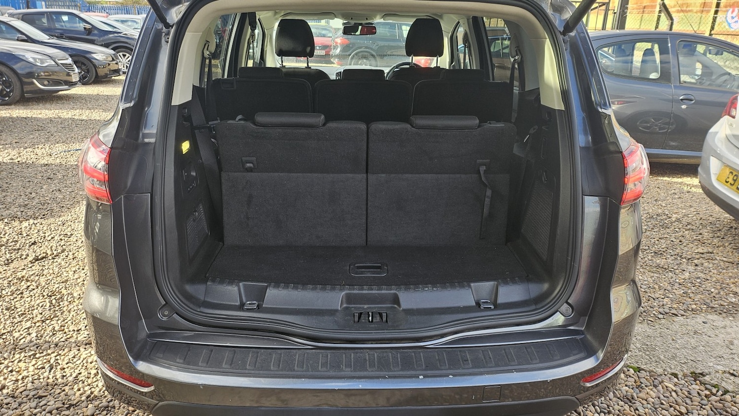 Used Ford S-Max 2015 for sale - 76387380: Photo 16