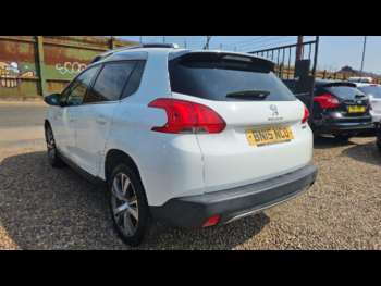 Used Peugeot 2008 2015 for sale - 74932212: Photo