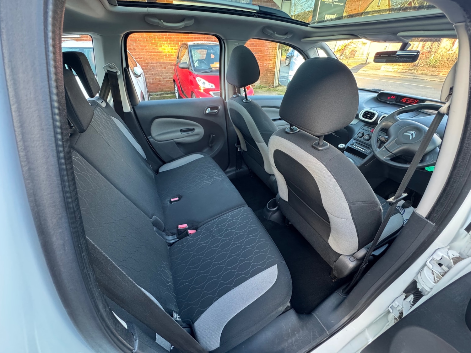 Used Citroen C3 Picasso 2013 for sale - 76892242: Photo 6