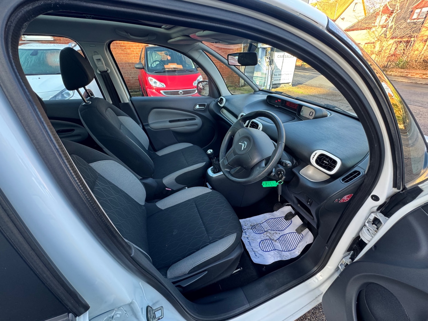 Used Citroen C3 Picasso 2013 for sale - 76892242: Photo 9