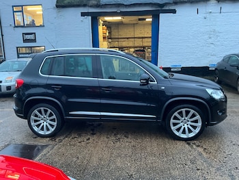 Used Volkswagen Tiguan 2010 for sale - 77379405: Photo