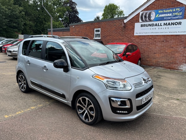 Used Citroen C3 Picasso 2016 for sale - 74993524: Photo 2