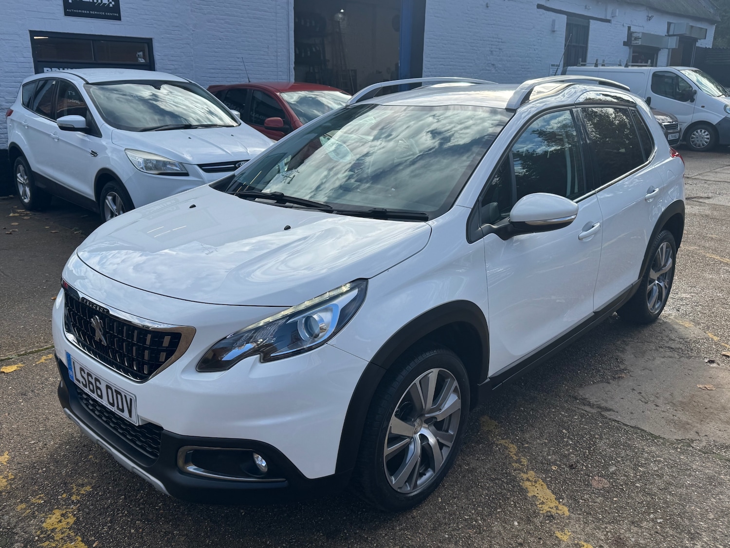 Used Peugeot 2008 2016 for sale - 76464488: Photo 1