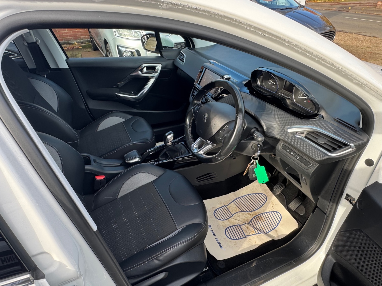 Used Peugeot 2008 2016 for sale - 76464488: Photo 8