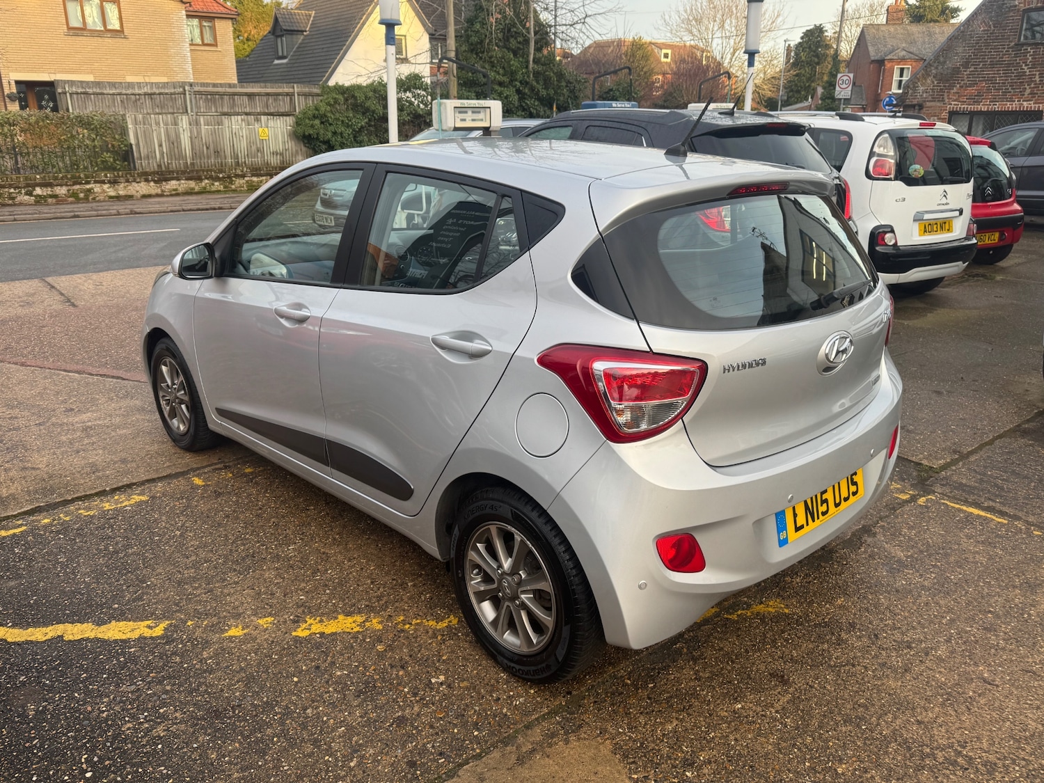 Used Hyundai i10 2015 for sale - 77207514: Photo 4