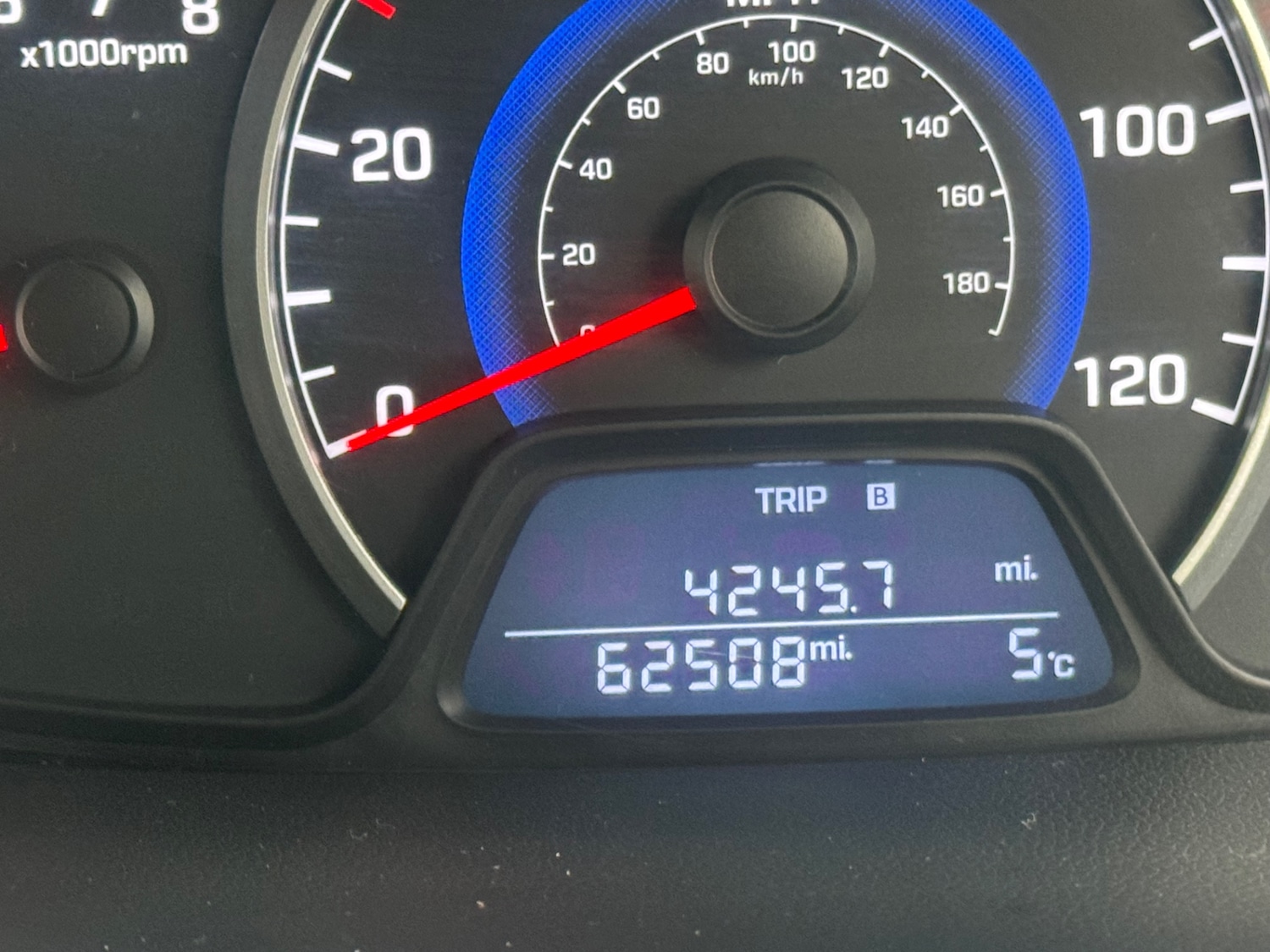 Used Hyundai i10 2015 for sale - 77207514: Photo 9