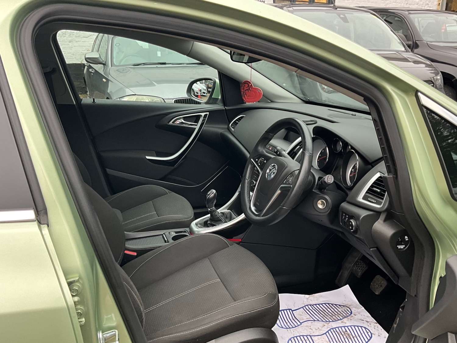 Used Vauxhall Astra 2011 for sale - 77283884: Photo 8