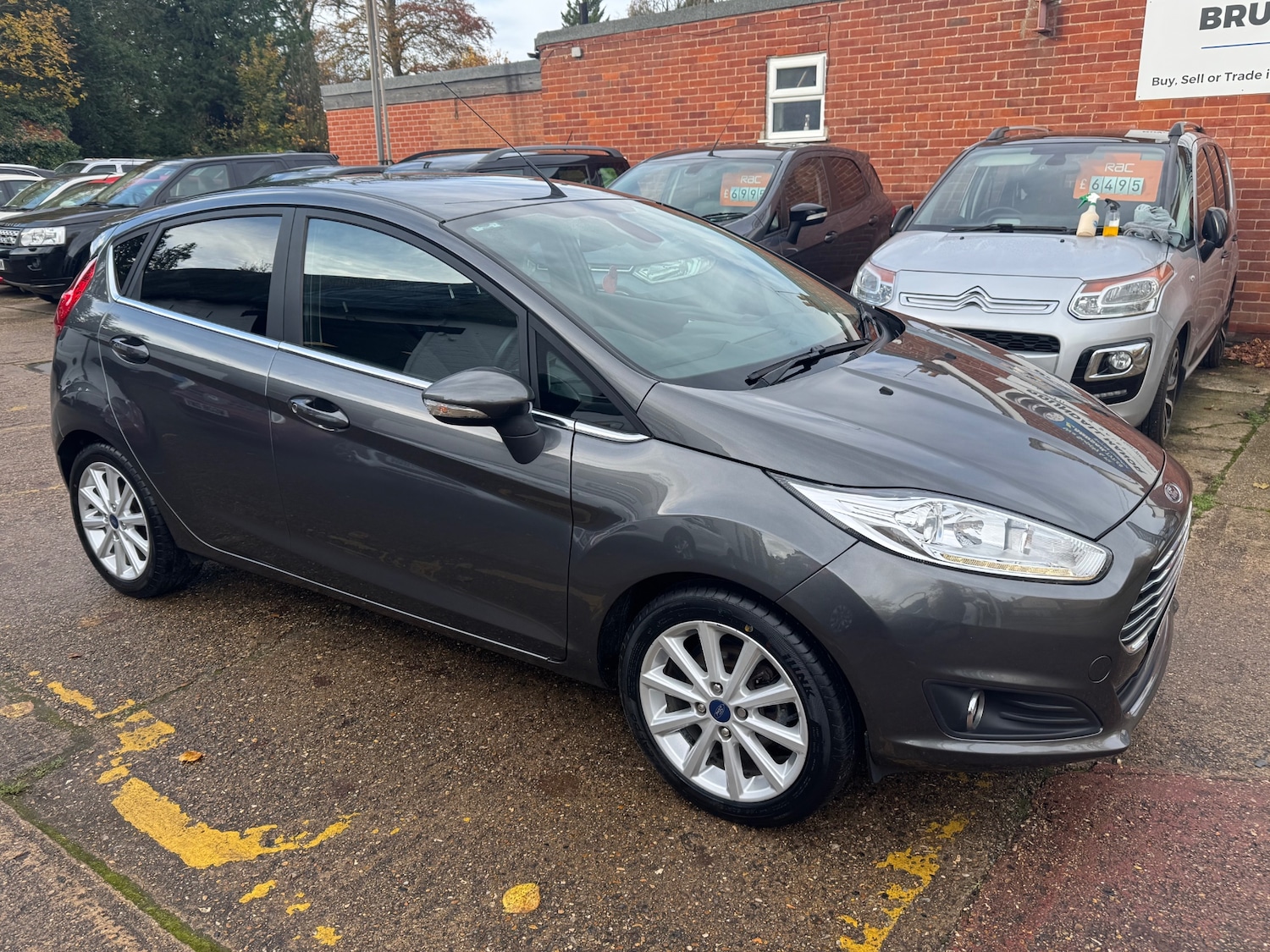 Used Ford Fiesta 2017 for sale - 76464493: Photo 2