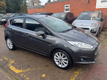 Used Ford Fiesta 2017 for sale - 76464493: Photo