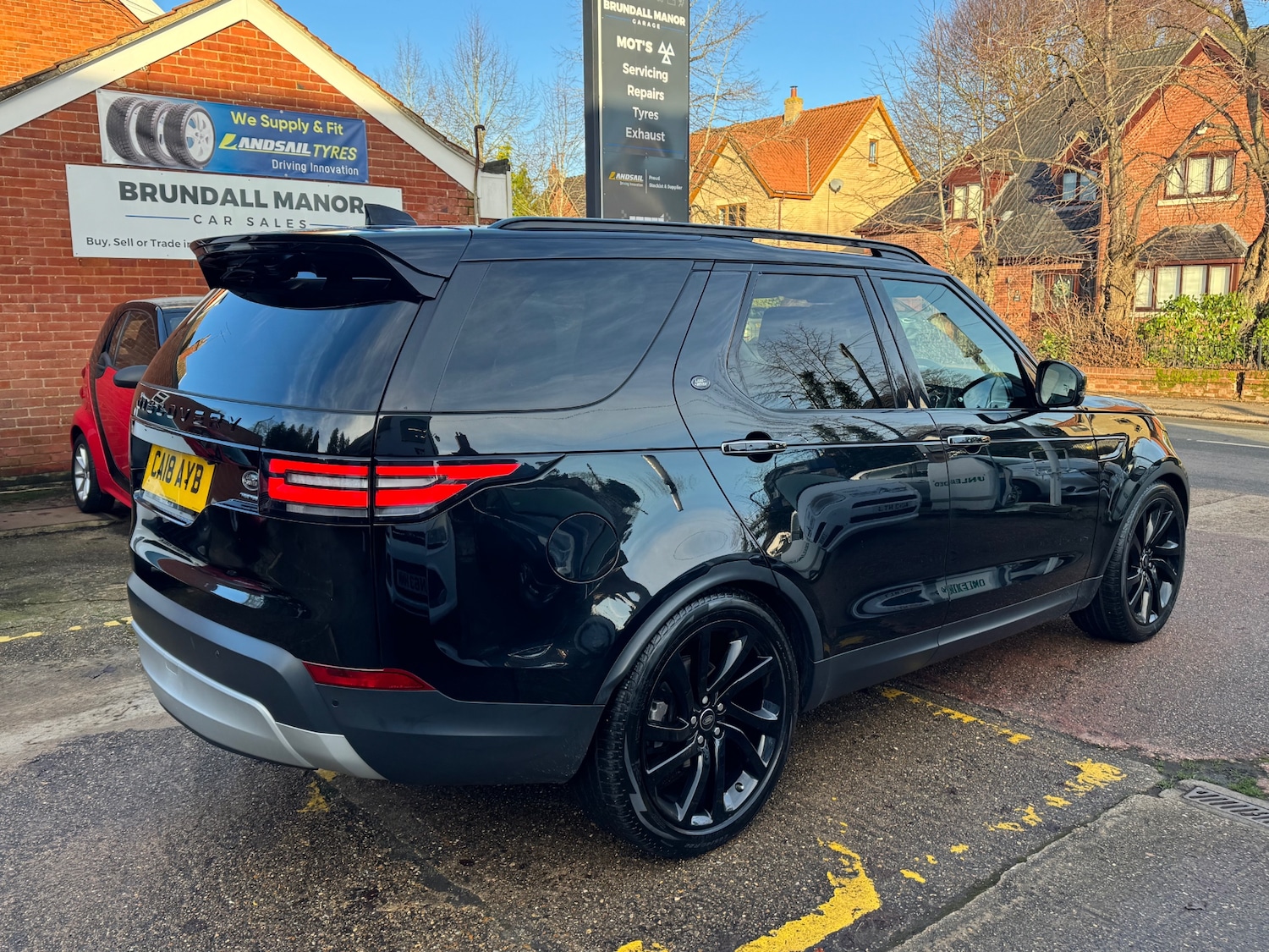 Used Land Rover Discovery 2018 for sale - 77023108: Photo 3