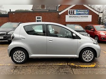 Used Toyota AYGO 2009 for sale - 77379299: Photo