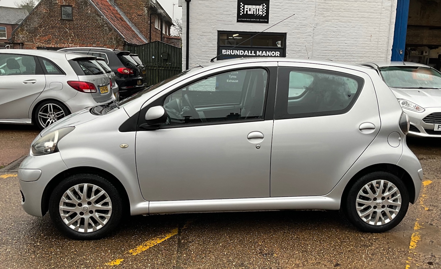 Used Toyota AYGO 2009 for sale - 77379299: Photo 8