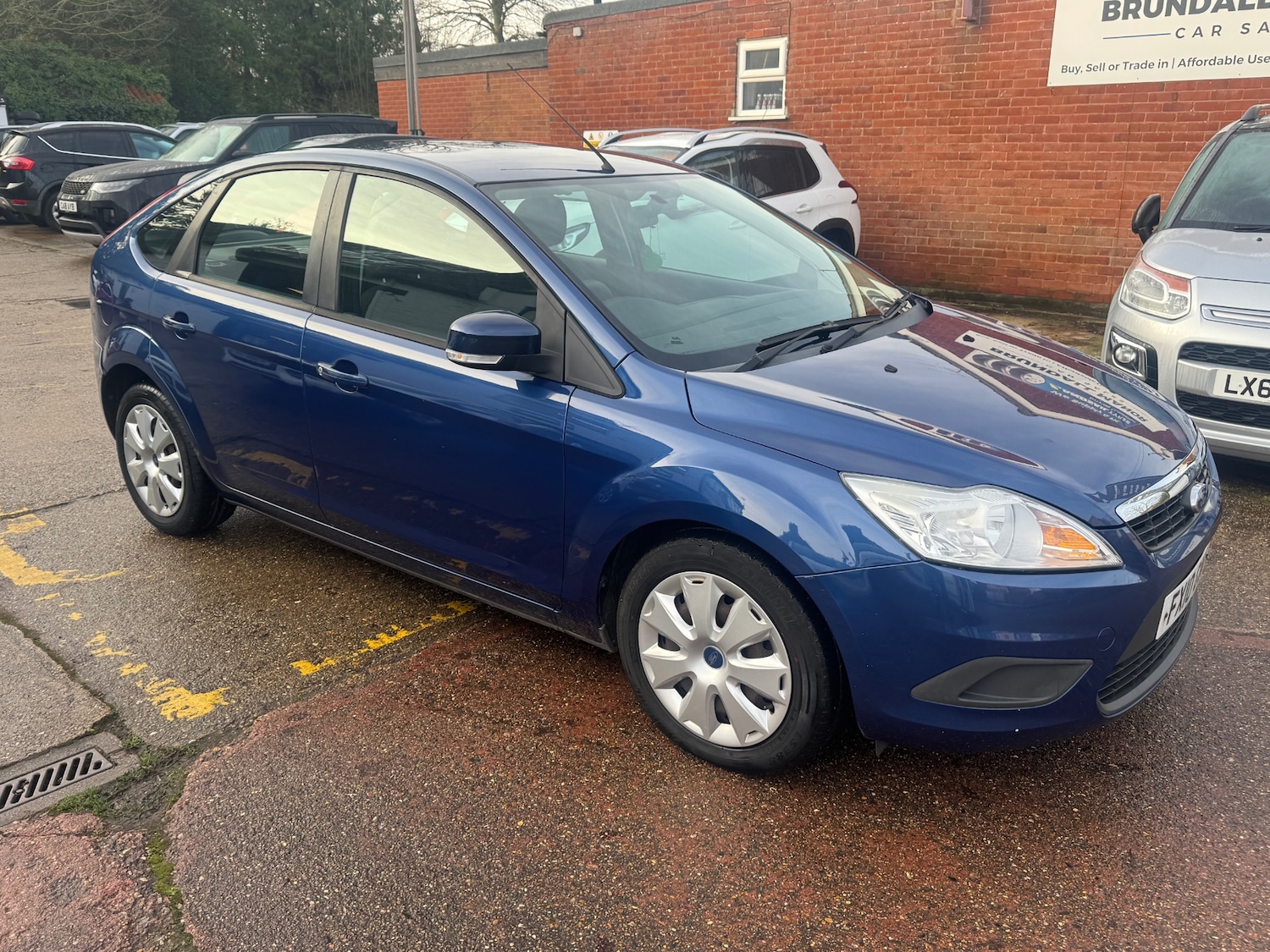 Used Ford Focus 2010 for sale - 77023479: Photo 2