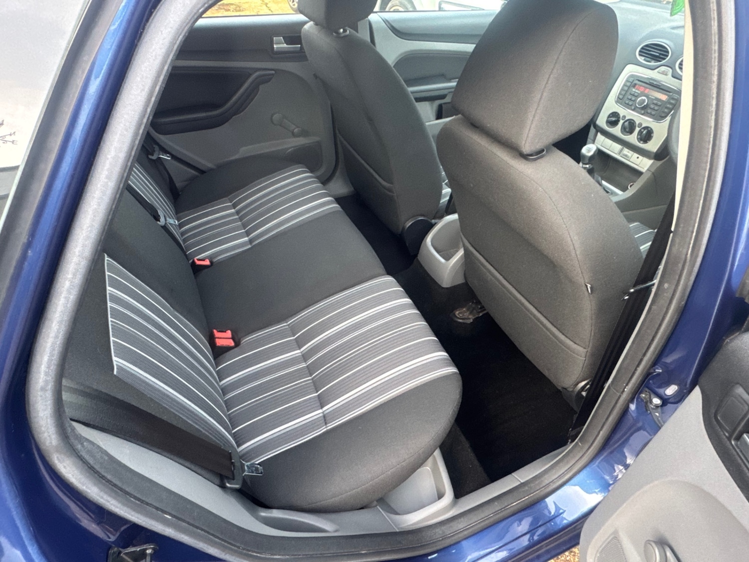 Used Ford Focus 2010 for sale - 77023479: Photo 6