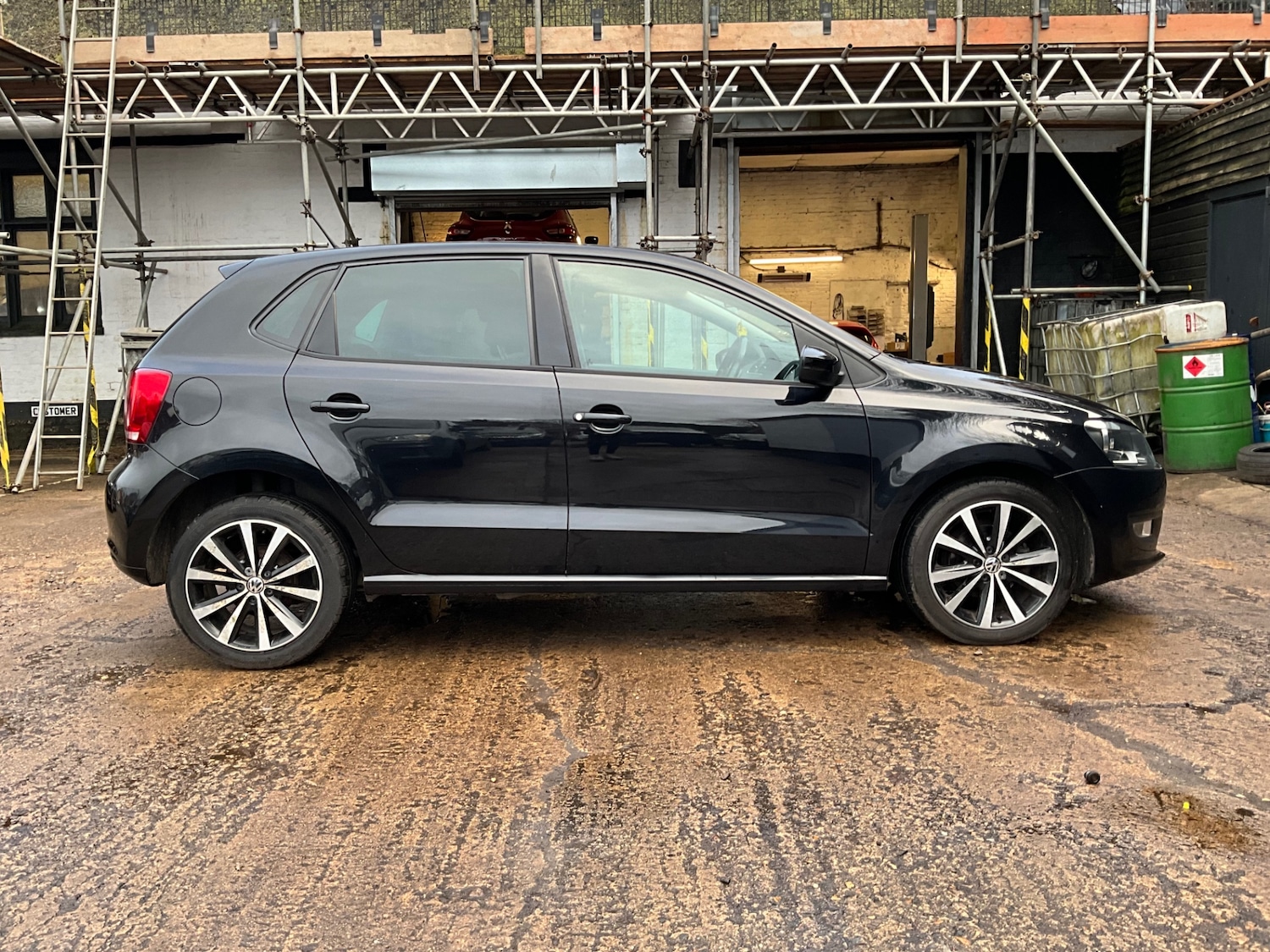 Used Volkswagen Polo 2011 for sale - 77531972: Photo 4