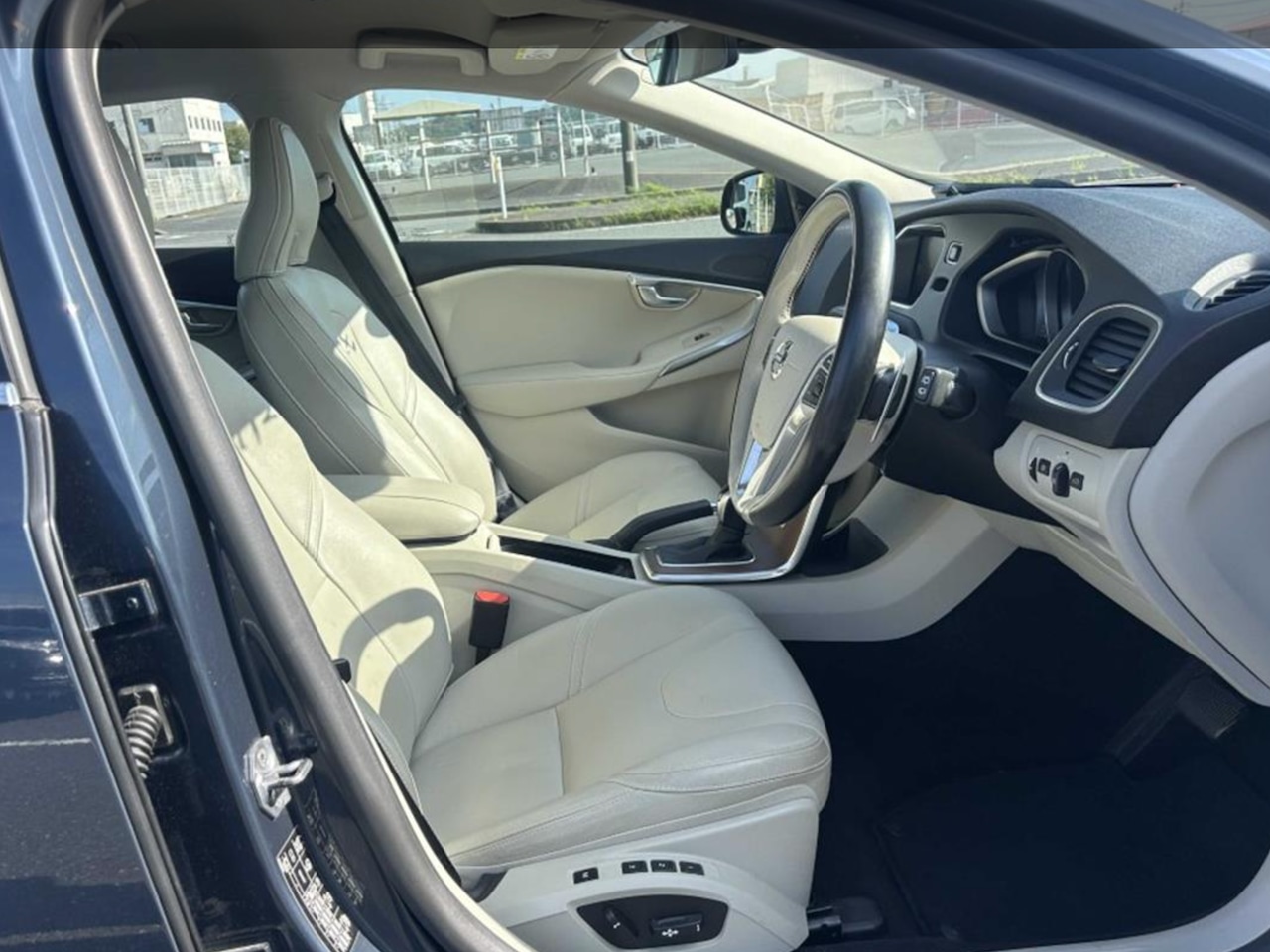 Used Volvo V40 2016 for sale - 76847021: Photo 10