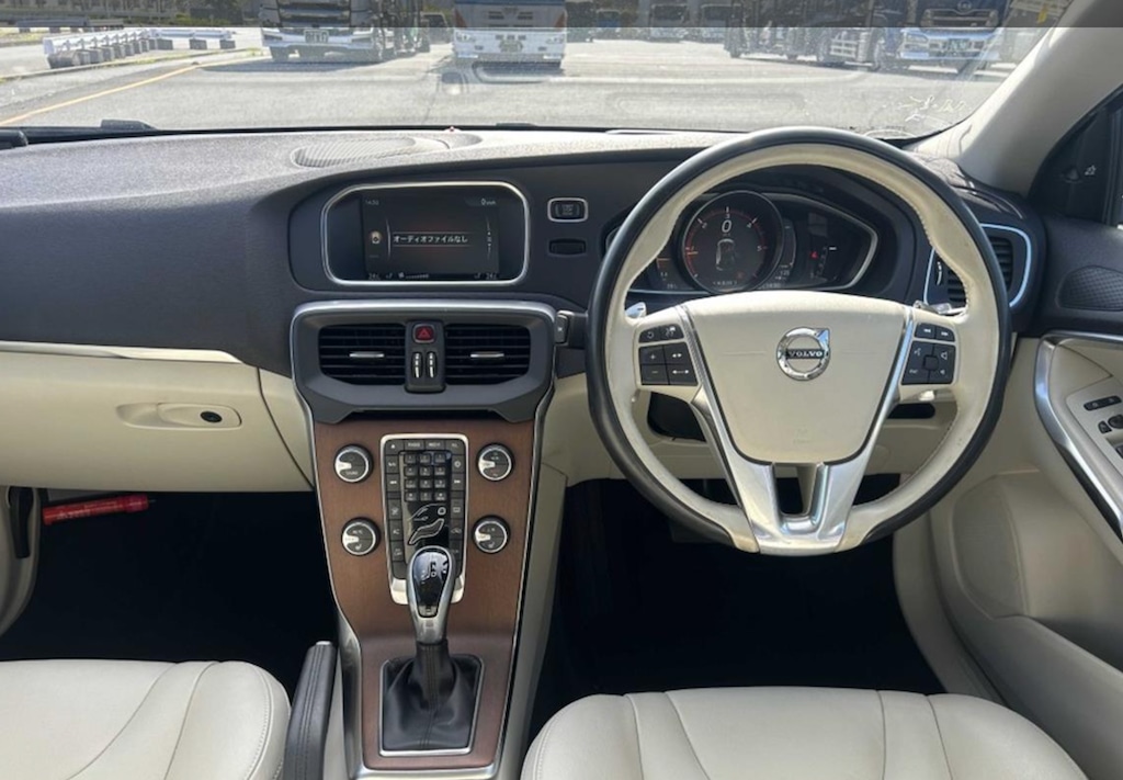 Used Volvo V40 2016 for sale - 76847021: Photo 9