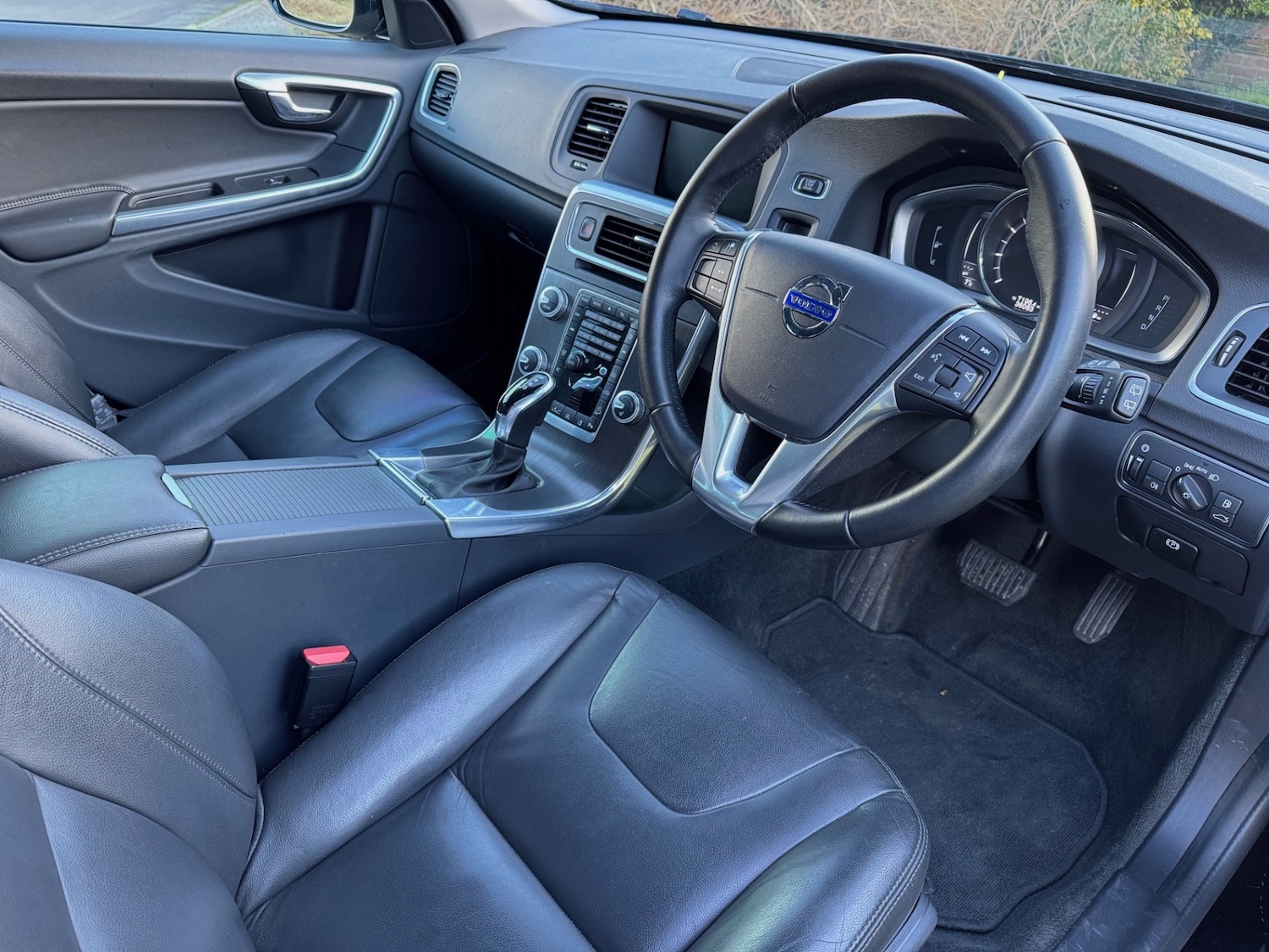 Used Volvo V60 Cross Country 2024 for sale - 77417939: Photo 9