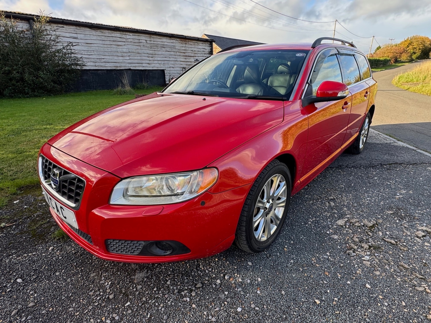 Used Volvo V70 2010 for sale - 76554414: Photo 2