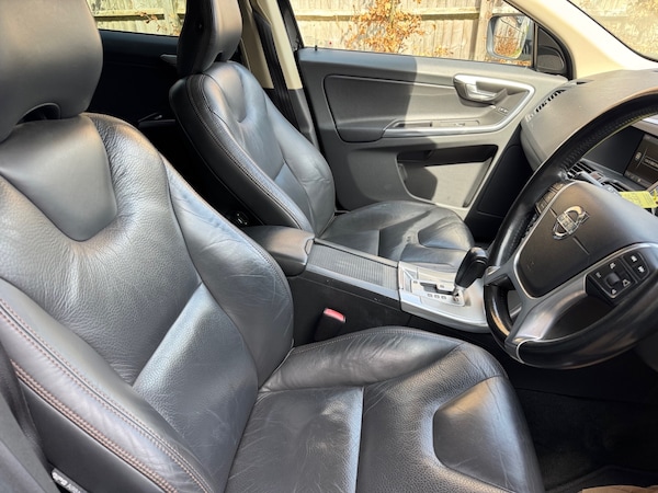 Used Volvo XC60 2012 for sale - 74513535: Photo 10