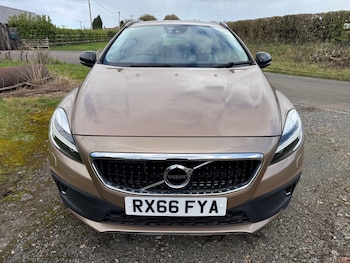 Used Volvo V40 2016 for sale - 78531368: Photo