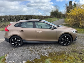 Used Volvo V40 2016 for sale - 78531368: Photo
