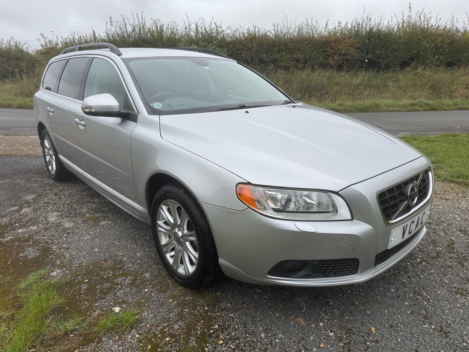 Used Volvo V70 2010 for sale - 76263379: Photo 1