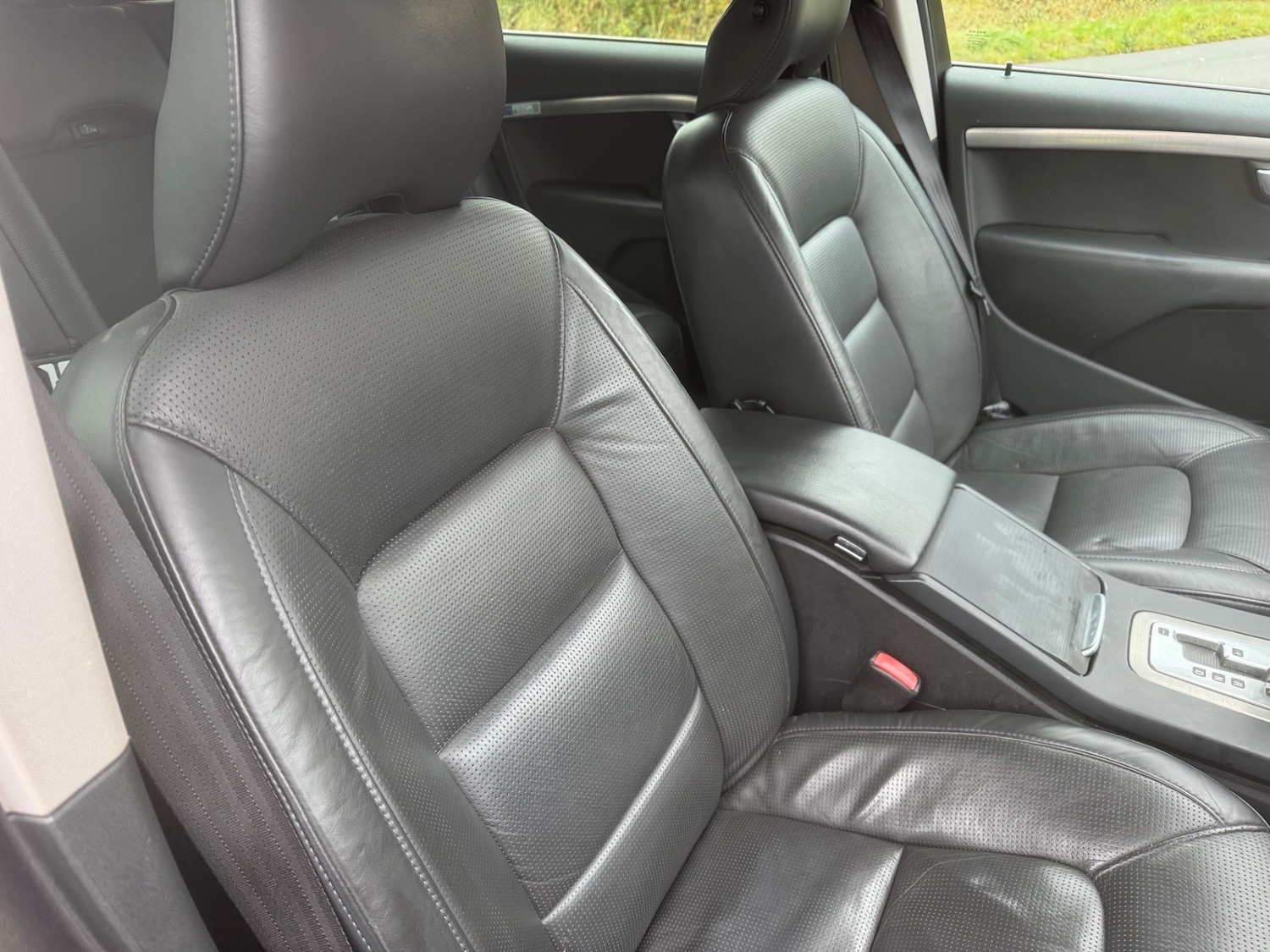 Used Volvo V70 2010 for sale - 76263379: Photo 10