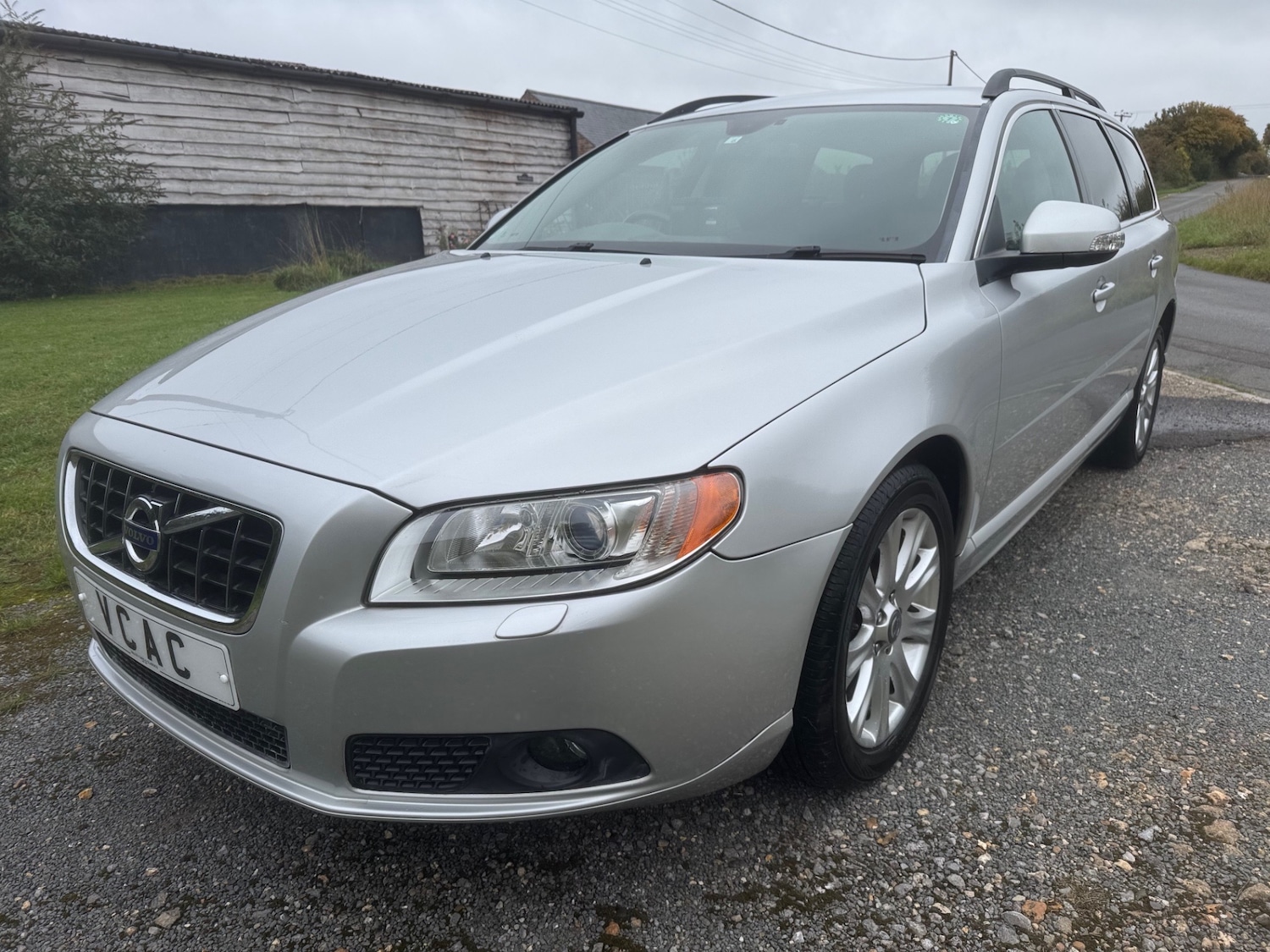 Used Volvo V70 2010 for sale - 76263379: Photo 2